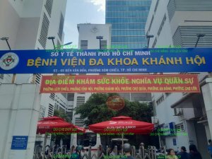 Giải Pháp Dù Che Nắng Cho Bệnh Viện Ở TP HCM Giao Lắp 200 Dù Lệch Tâm 3x3m In Logo DOL English IELTS Đình Lực