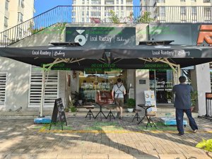 So Sánh Dù Lệch Tâm Và Dù Đứng Tâm: Nên Chọn Loại Nào?