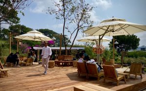 Dù Lệch Tâm Tròn Là Gì? Khi Nào Nên Chọn Dù Tròn Lệch Tâm?